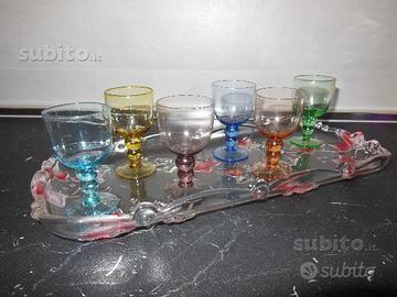 Bicchierini liquore con vassoio