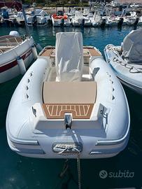 Gommone 40 cv Noah 55 MOTORE SELVA 40/70