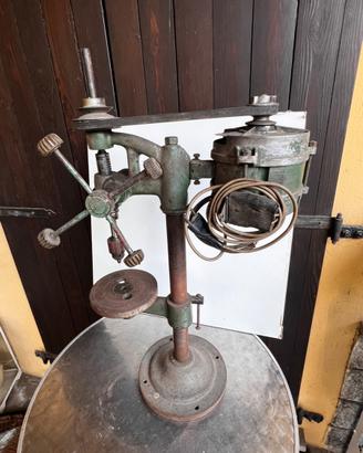 Trapano colonna vintage