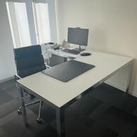 SCRIVANIA ANGOLARE IN VETRO E ACCIAIO