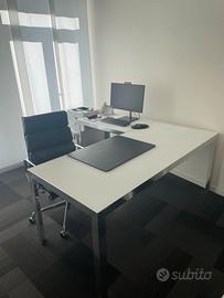 SCRIVANIA ANGOLARE IN VETRO E ACCIAIO