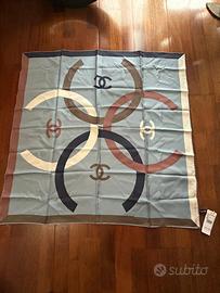 Foulard Chanel Gris Care