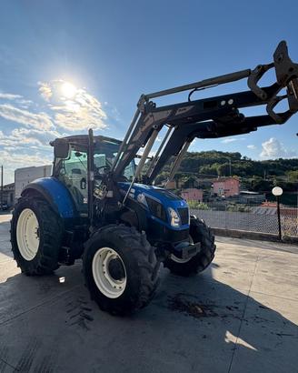 Trattore New holland T5 115 ELETTROCOMAND