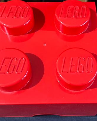 Scatola Lego contenente Lego