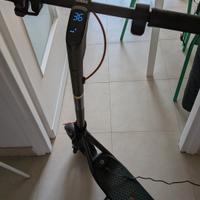 Segway Ninebot F2 PRO 900W - 15 cicli di batteria