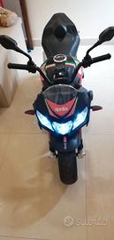 Moto elettrica per bambini Aprilia Tuono 12V