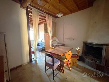 2 LOCALI A MONTE COMPATRI