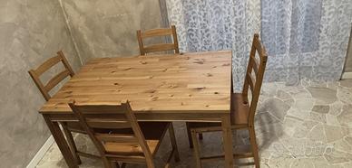 Tavolo e sedie