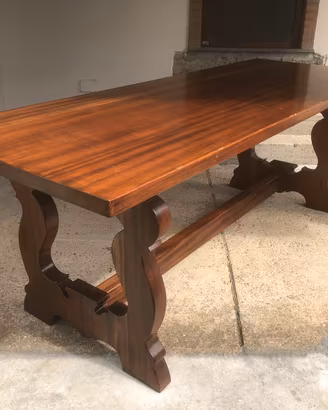 Tavolo pregiato in legno di ebano