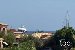 Villino con piscina al centro di san teodoro