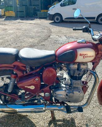 ROYAL ENFIELD CLASSIC 500