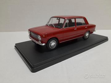 Modello auto fiat 124 berlina bordeaux no burago