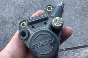Pinza grimeca sinistra