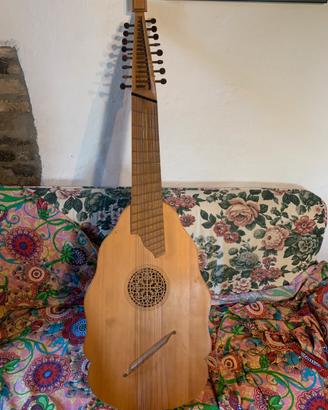 Pandora o Bandora