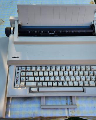 Macchina da scrivere Olivetti PT505