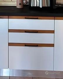 Ante Veneta Cucine con profilo in ciliegio