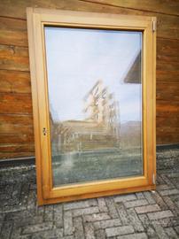 Finestra in Abete tinta noce
NUOVA