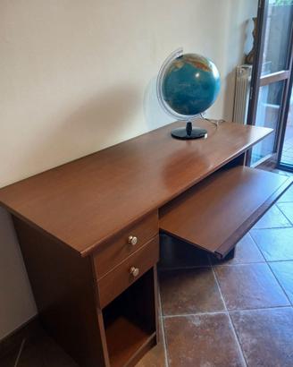 Scrivania in legno noce con piano estraibile