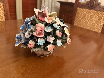 Bouquet di fiori di porcellana di Capodimonte
