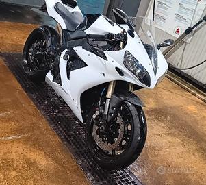 YAMAHA R1 2007 