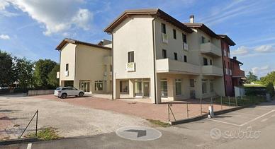 Locale commerciale in posizione strategica a Marsi