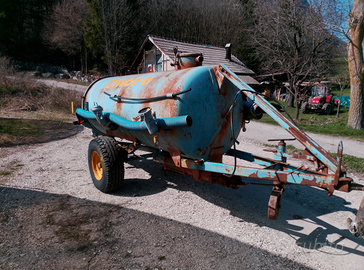 Botte liquame o acqua