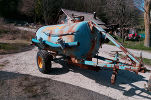 Botte liquame o acqua