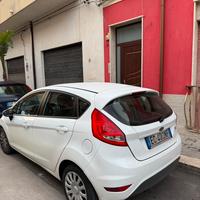 Ford Fiesta 1.4 gpl trattabile (neopatentati)