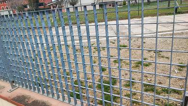 Recinzione modulare in grigliato zincato 