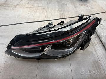Faro anteriore sinistro golf 8 gti