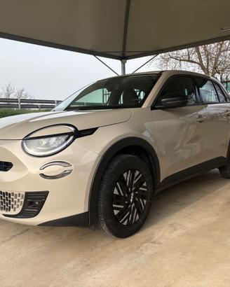 FIAT 600 IBRIDA AUTOMATICA PRONTA CONSEGNA