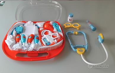 Valigetta del dottore. Gioco prescolare.