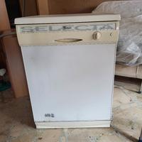 lavastoviglie Whirlpool perfettamente funzionante