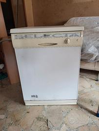 lavastoviglie Whirlpool perfettamente funzionante