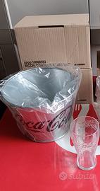 Coca cola, secchiello ghiaccio e 12 bicchieri 