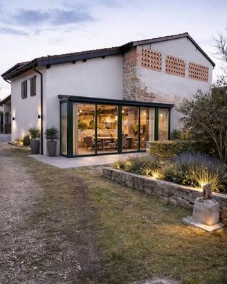 Rustico / Casale di 300 m² con più di 5 locali e p