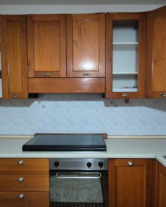 Cucina angolare in legno