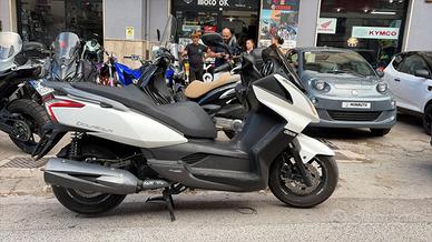 KYMCO Downtown 300i .