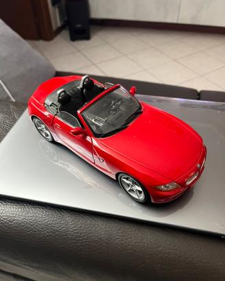 Burago BMW Z4 E85 1/18 rosso