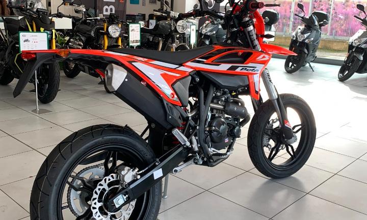 Beta RR Motard 125 colore red