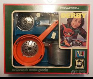 Passa verdura giocattolo Derby vintage