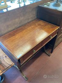 Tavolino in legno con ali di prolunga