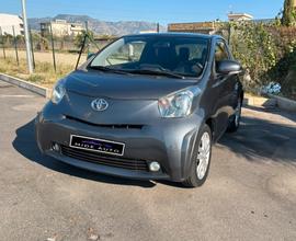 Toyota iQ