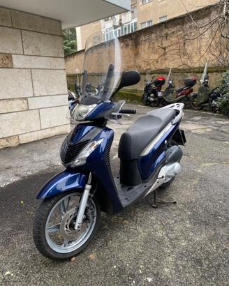 Honda SH 150i + ricambi originali - 2010