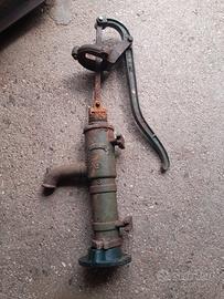 pompa acqua a mano vintage