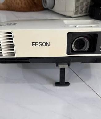 Proiettore Epson 5000 lumen FULL HD WUXGA