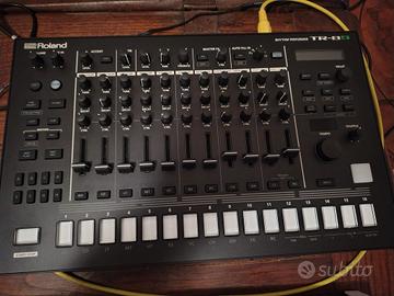 Roland tr8s