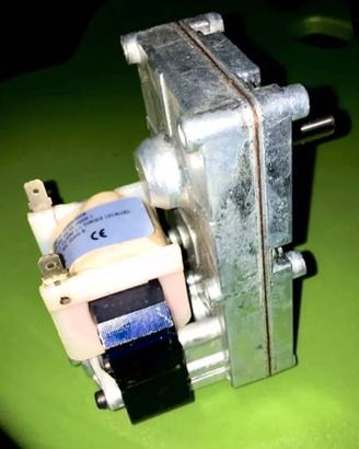 Moto riduttore stufa a pellet