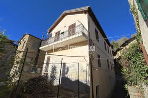 QUADRILOCALE CON GIARDINO