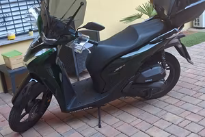 scooter 125 cc SH  verde petrolio 
